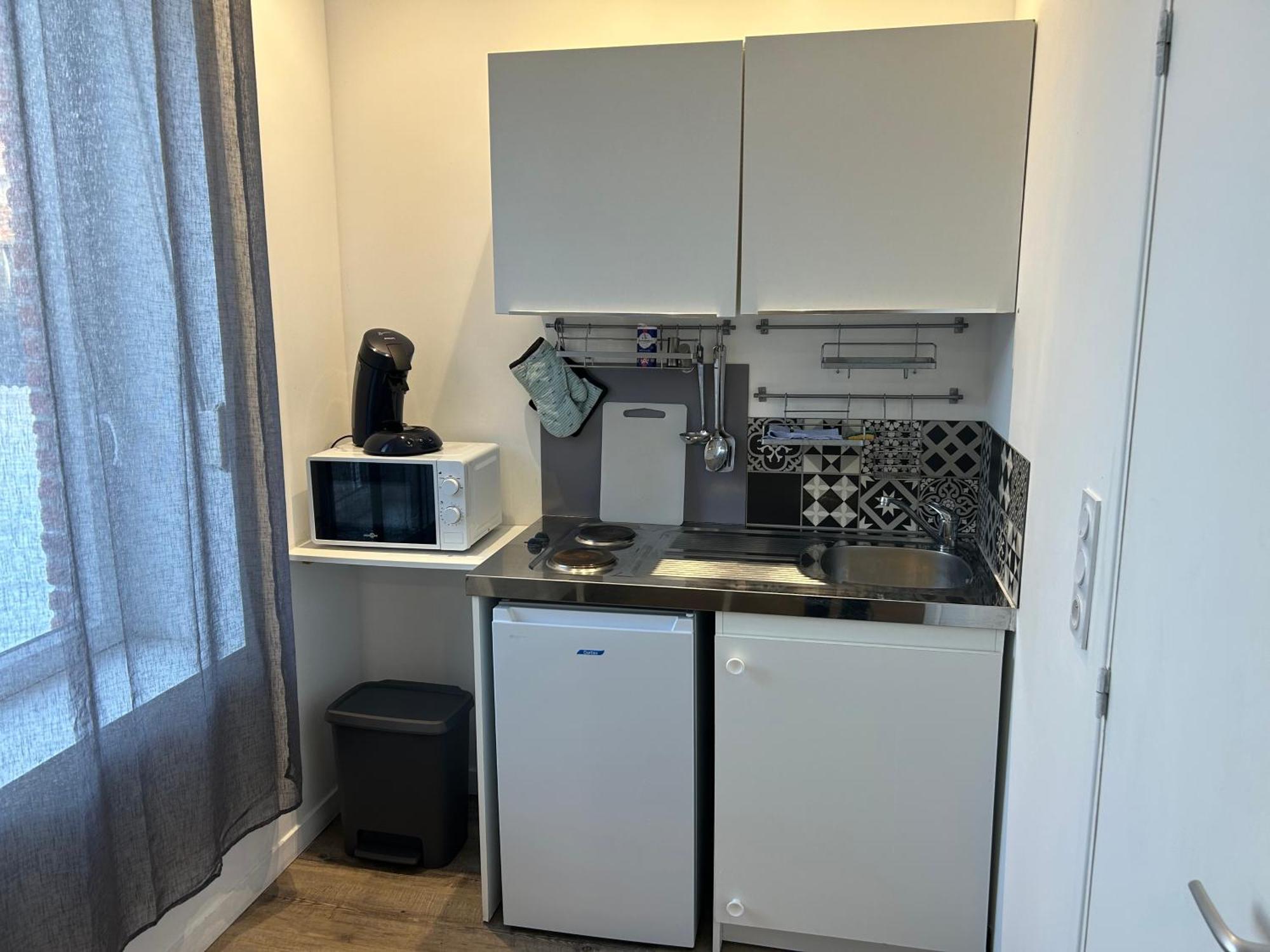 superbe studio meublé avec parking Maubeuge Esterno foto